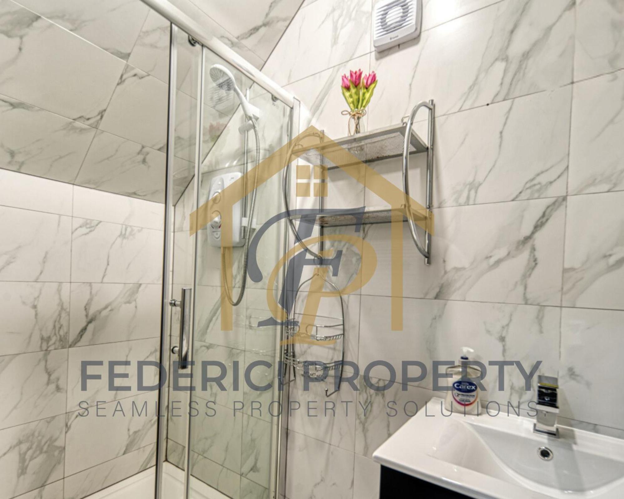 Apartment Modern 2-bedroom Near Birmingham Airport Ideal For Contractors & Families!